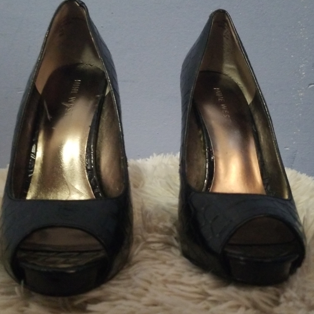 Heels - Picture 3 of 5